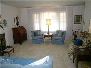 4th image of 805 Mount Vernon Dr