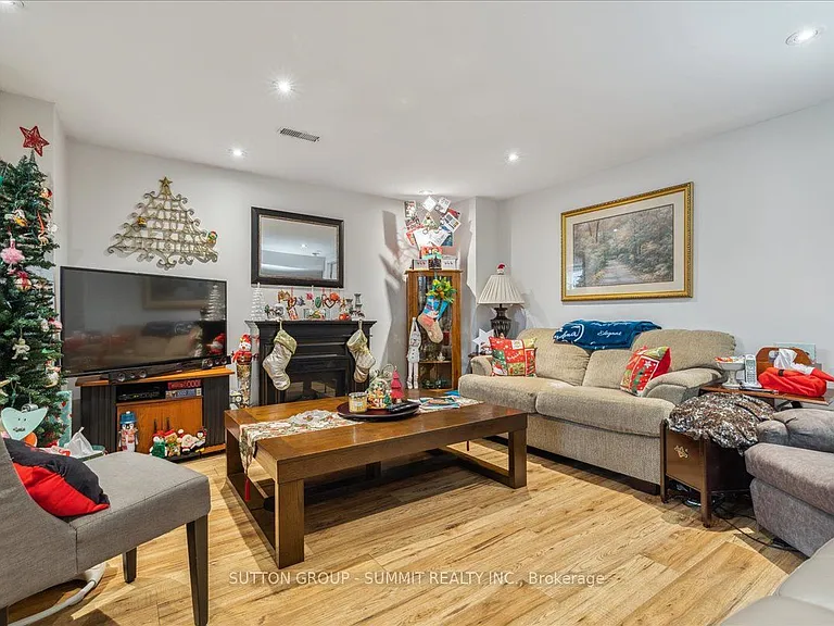 9 Grenadier Dr #LOWER — Photo 14