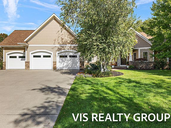 3rd image of 2283 Warner Dr
