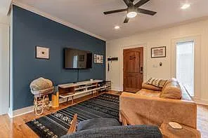 3 bed, 2.0 bath, 1532 sqft, $3,750 — Photo 3