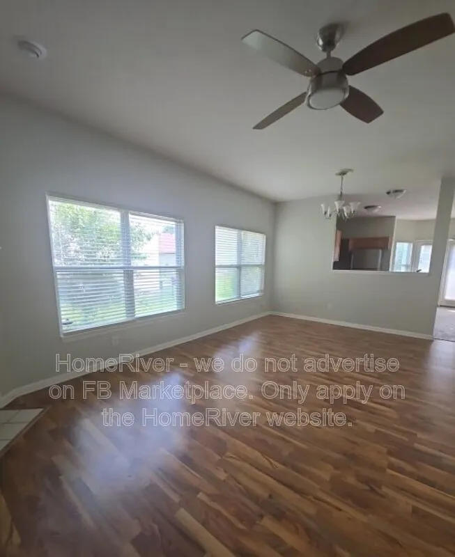 3 bed, 2.0 bath, 1498 sqft, $1,895 — Photo 2