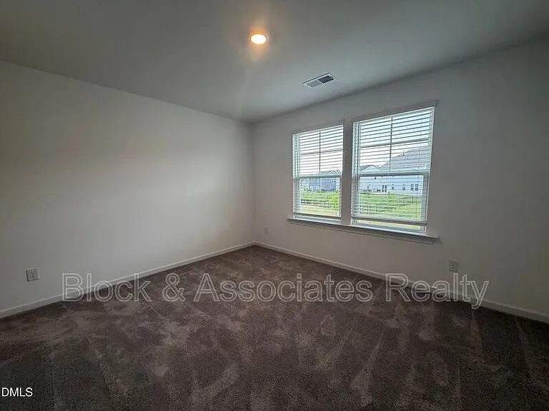 611 Contento Ct — Photo 9
