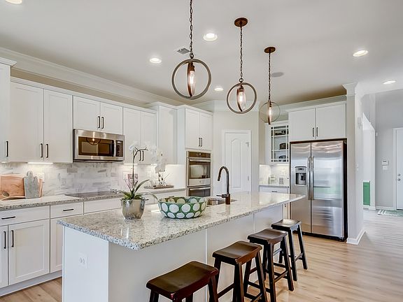 Kitchen with breakfast bar