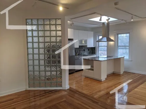 29 Harvard St #6, Cambridge, MA 02139