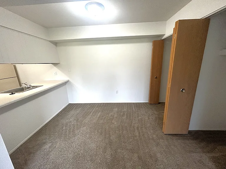 Charter Oaks Apartments — Photo 107