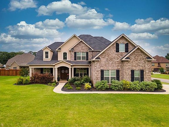 3rd image of 204 Kady Lynn Way