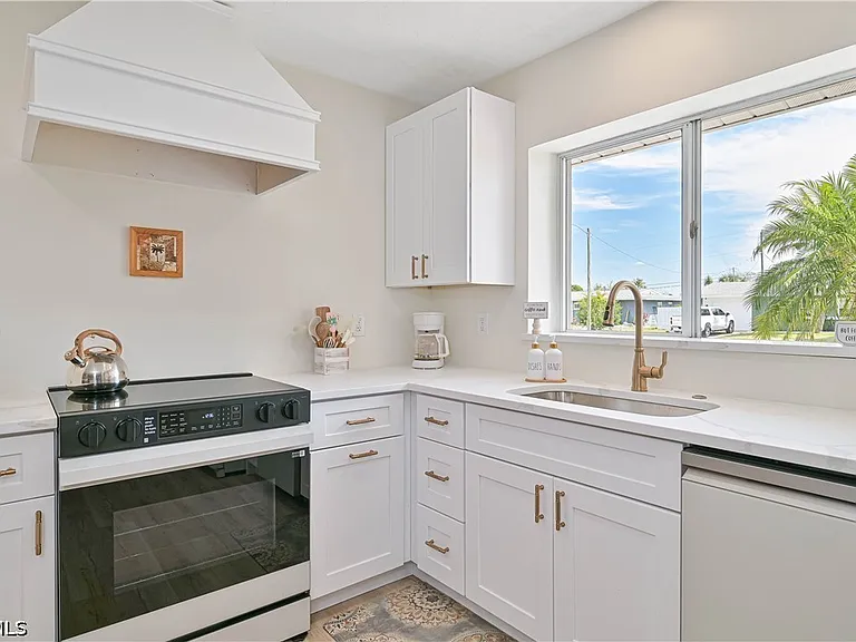 4520 SE 9th Ave — Photo 13
