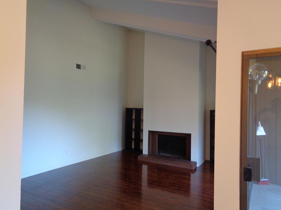 1st image of 3348 La Mesa Dr APT 14