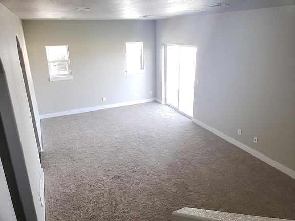 5th image of 463 Deerfield Dr