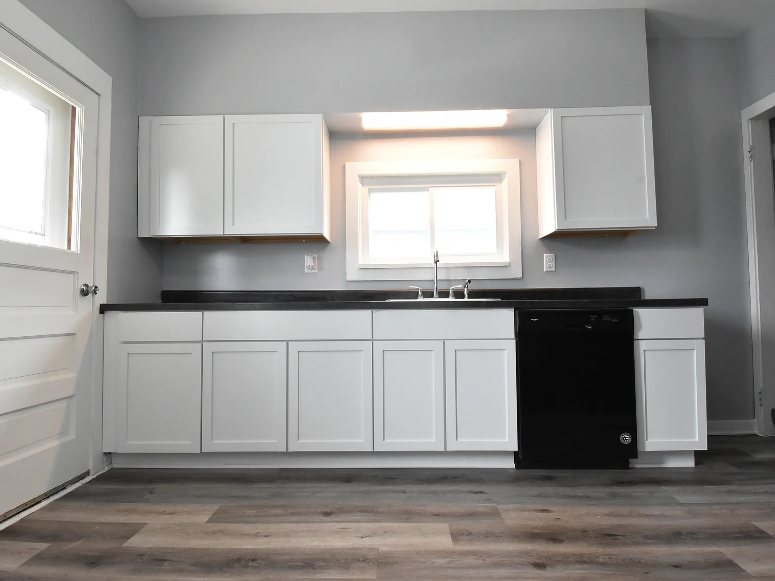 3 bed, 1006 sqft, $2,250 — Photo 1