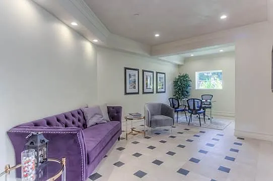 417 S. Barrington Avenue — Photo 20