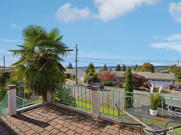 1321 N Heatherwood W, Tacoma, WA 98406