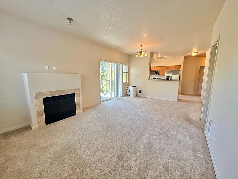 10834 NE Holly St #202 — Photo 4