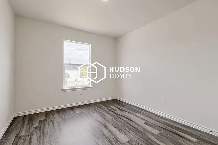 6937 Phoenix Dr — Photo 10