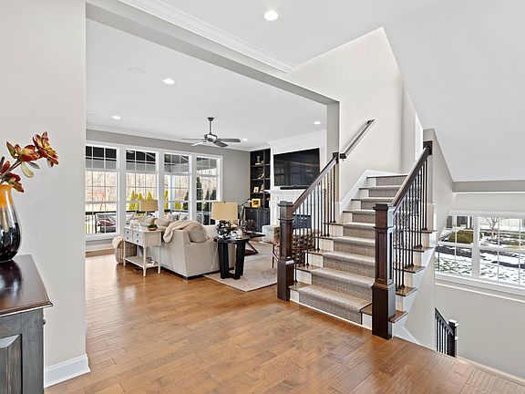 3rd image of 1785 Dartmoor Ln