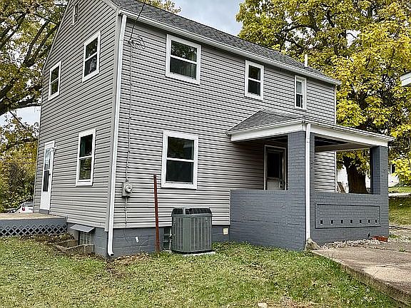 5th image of 754 East Dr