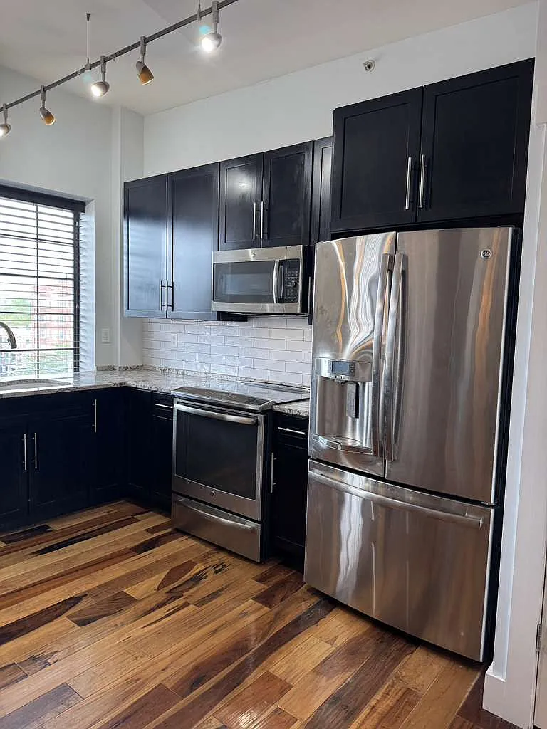 825 N Delaware St — Photo 4