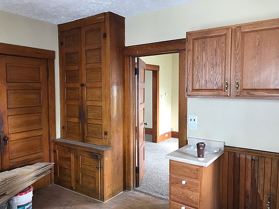 2nd image of 3711 W 42nd St