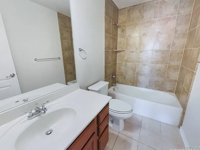 10410 Elizabeth Ct — Photo 16