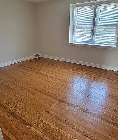 2152 Fanshawe St — Photo 7
