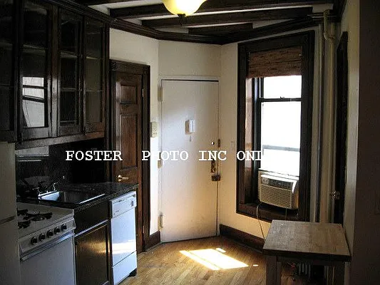 Rented by Urban Real Estate Property Group Inc | media 22