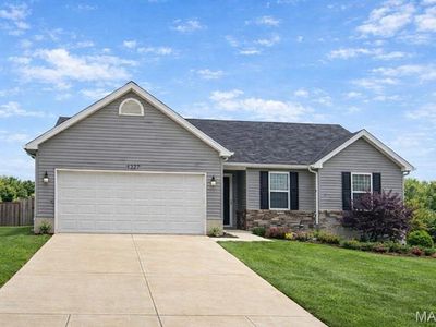1627 Saint Charles Dr, Hillsboro, MO, 63050