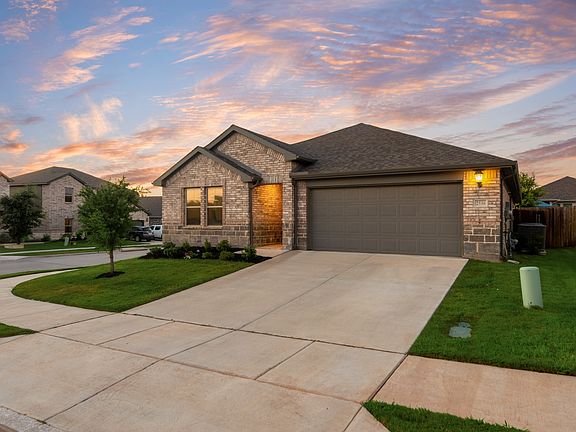 5th image of 2536 Peoria Dr