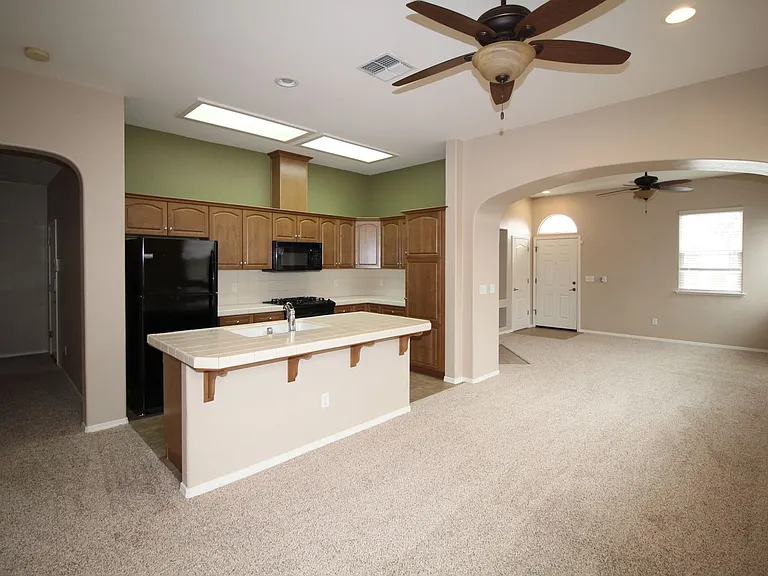 4044 W Peach Tree Ln — Photo 6