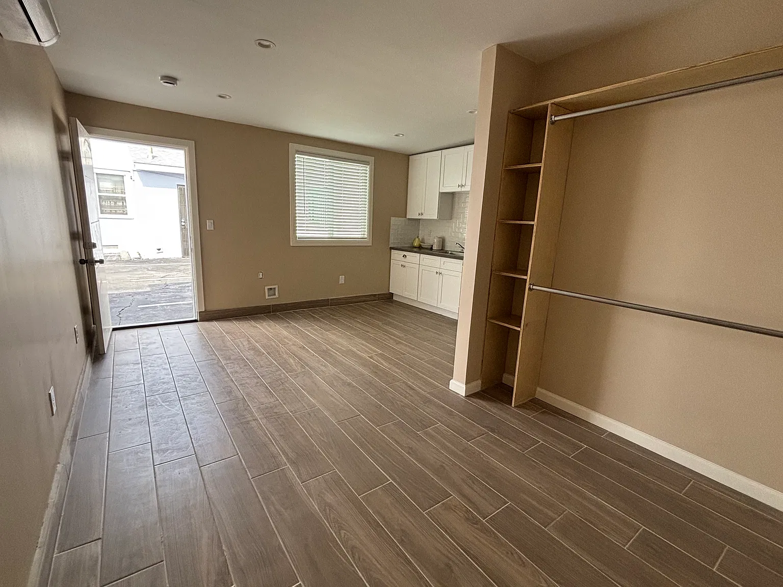 1 bed, 825 sqft, $1,595 — Photo 3