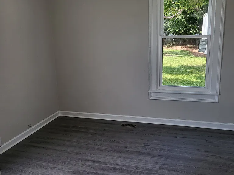 255 N Ida St — Photo 5