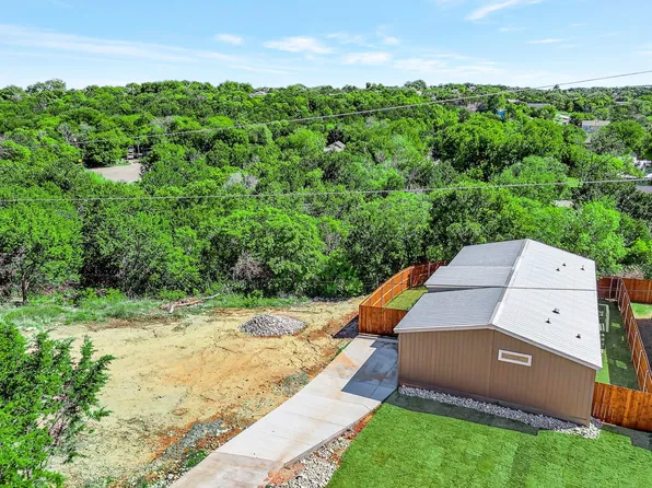 815 Thicket Trl, Granbury, TX 76048