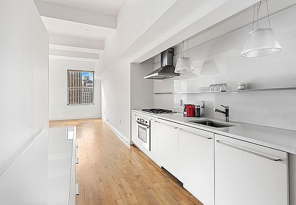 2nd image of 15 Broad St APT 2824