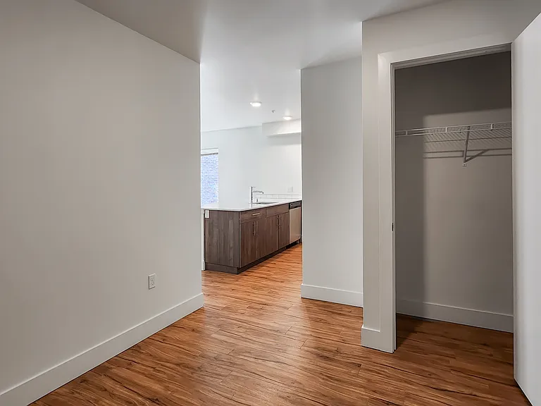 Dunn Motors Apartments — Photo 110