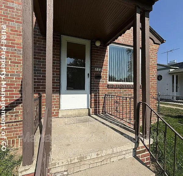 772 N Forest St — Photo 1