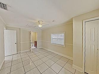 5th image of 4886 Prince Dr