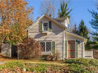 12 Walnut Tree Hill Rd, Sandy Hook, CT 06482