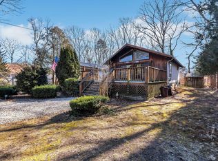 27 Suncrest Dr, East Falmouth, MA 02536