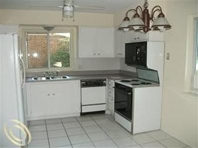 4th image of 243 Scottsdale Dr
