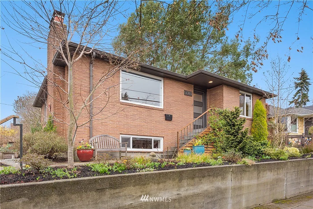3 bed, 2000 sqft, $4,950 — Photo 1