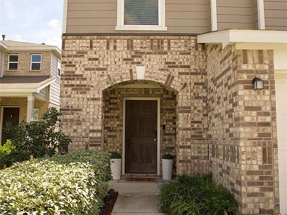 2nd image of 25219 Sierra Manor Ct