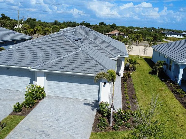 8225 Shore Lake Dr — Photo 36