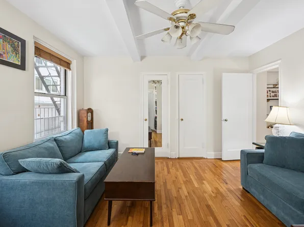 333 East 43rd Street image 5 of 6