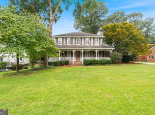 2675 Shadow Pine Dr, Roswell, GA 30076