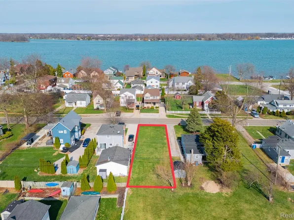 0 Adams Dr, Rockwood, MI 48173