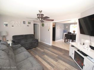 231 Wyomissing Dr, Pocono Lake, PA 18347