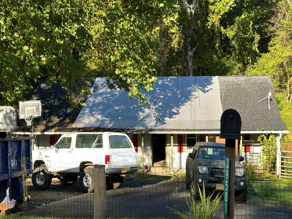 39501 Tollhouse Rd, Lovettsville, VA 20180