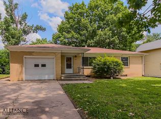 1814 Todd Rd, Manhattan, KS 66502