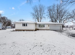 407 1st St, Kirkland, IL 60146