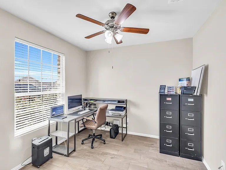 2313 Sky View Rd — Photo 6