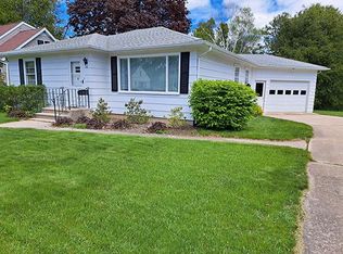 28 N Hudson Ave, Sturgeon Bay, WI 54235